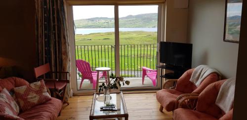 Beautiful 3 Bed Apartment with Balcony Sea View - Creeslough
