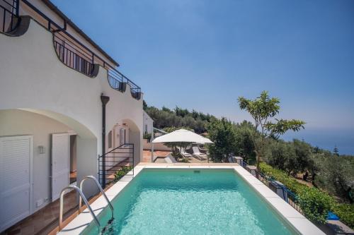 Villa La Luce 5 Bedrooms in the Town Center