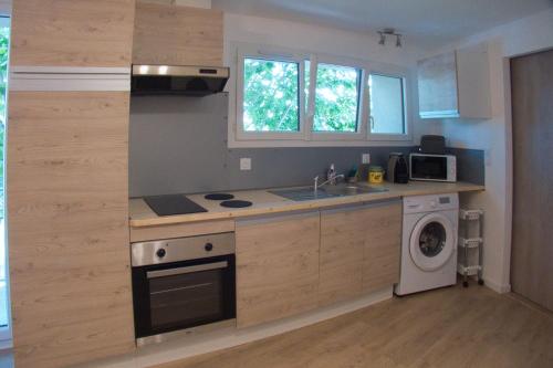 Gîte Coqueliquot Domaine de l'Annonciade (Gite Coqueliquot Domaine de l'Annonciade) in Les Mees