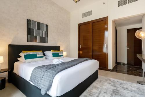 FAM Living - Sparkle Tower - Marina View - image 14