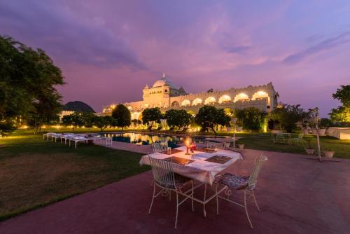 Gulaab Niwaas Palace