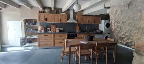 Kitchen, Le Pas du Loup in Peyrat-le-Chateau