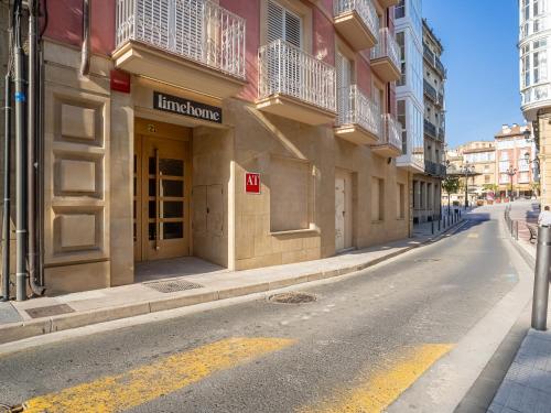 ทางเข้า, Limehome Haro Calle de la Vega in ฮาโร