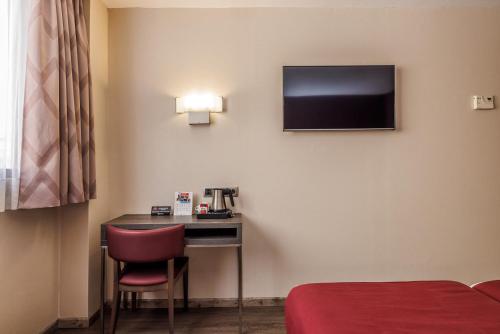 Superior Twin Room image 10
