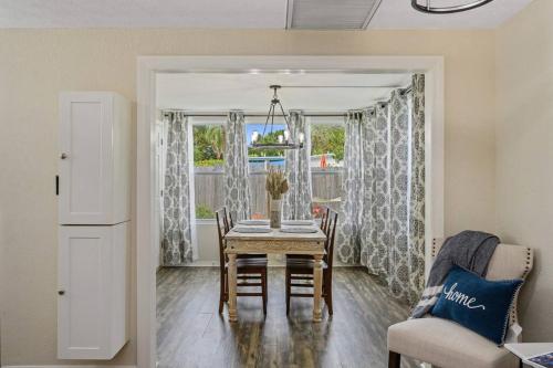 The Spanish Beach Home only 10mins from the beach! in Largo, USA