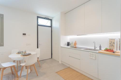 One-Bedroom Apartment image 8
