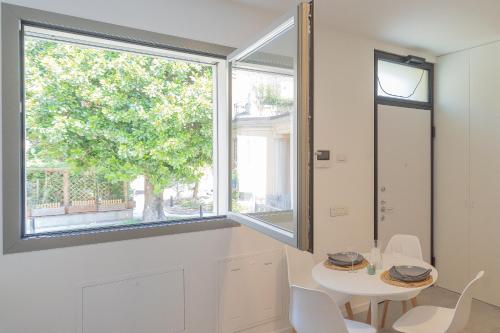 One-Bedroom Apartment image 3