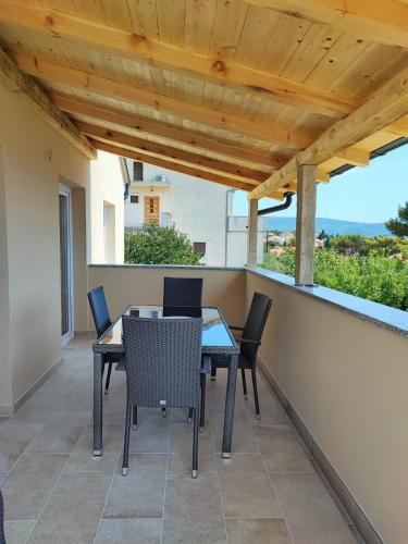 Apartment Gretic - image 12