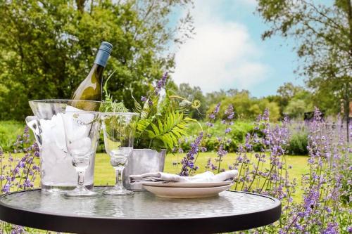 Picture of The Hideaway @ Flagham Cottage.