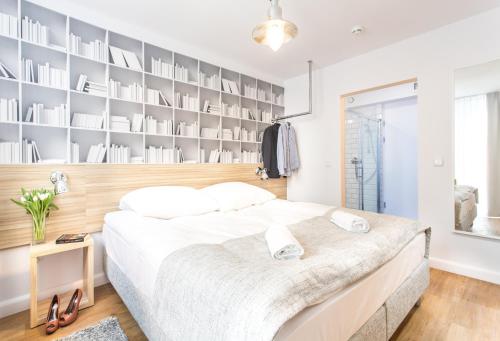 Smart Hotel - main image