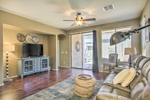 Pool and Hot Tub Access Home in North Phoenix in Tramonto