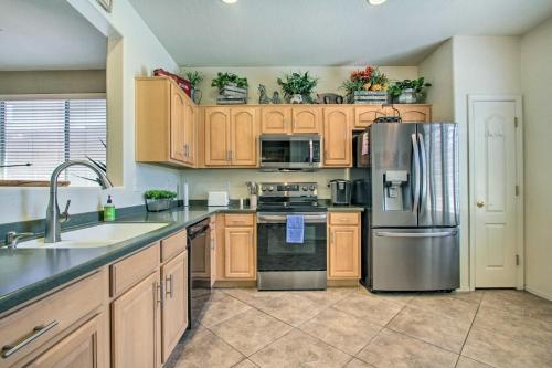 Pool and Hot Tub Access Home in North Phoenix in Tramonto