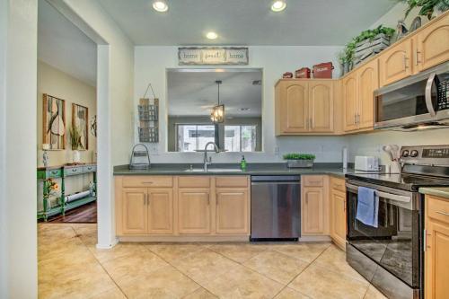 Pool and Hot Tub Access Home in North Phoenix in Tramonto