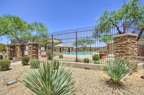 Pool and Hot Tub Access Home in North Phoenix in Tramonto