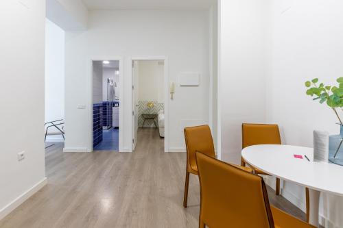 One-Bedroom Apartment B image 7