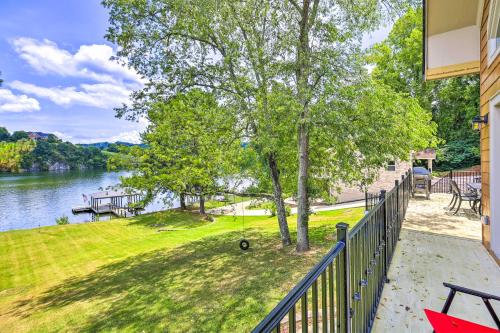 Waterfront Piney Flats Home with Private Dock! in Piney Flats, USA
