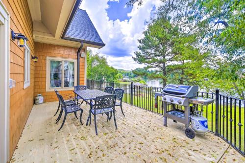 Waterfront Piney Flats Home with Private Dock! in Piney Flats, USA