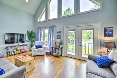 Waterfront Piney Flats Home with Private Dock! in Piney Flats, USA