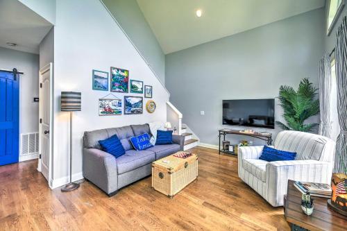 Waterfront Piney Flats Home with Private Dock! in Piney Flats, USA