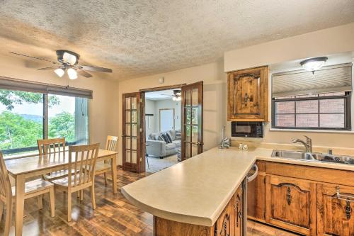 Idyllic Bronston Retreat with Fire Pit and View! in Burnside, USA