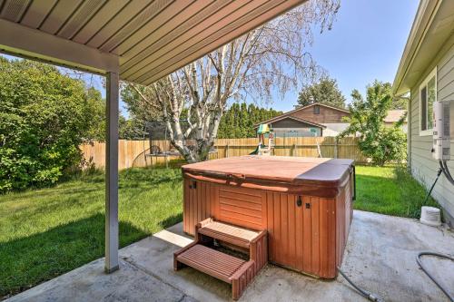 Lovely Twin Falls Home with Private Hot Tub!