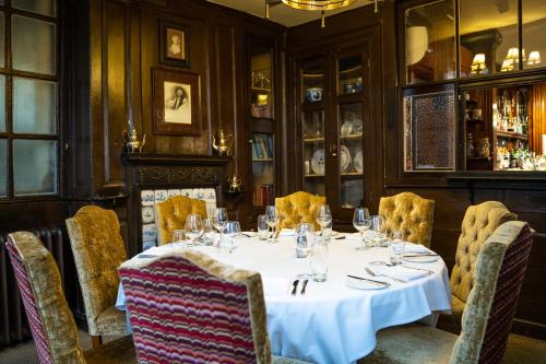 餐廳, 女僕黑德酒​​店 (The Maids Head Hotel) in 諾維奇城中心