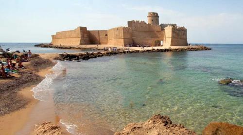  Pink House, Unterkunft in Le Castella