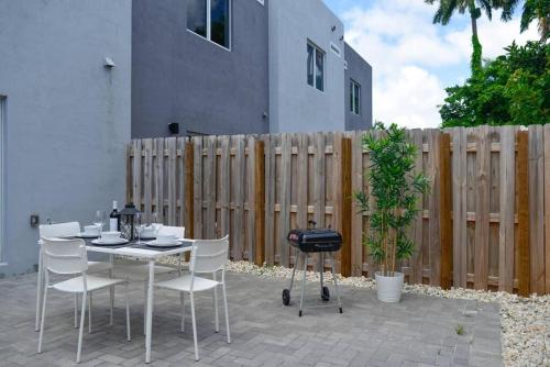 Awesome 3BR Townhouse 15minutes from the Beach, Miami-Dade, Florida