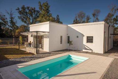 Swimming pool, El Cobijo in El Encon