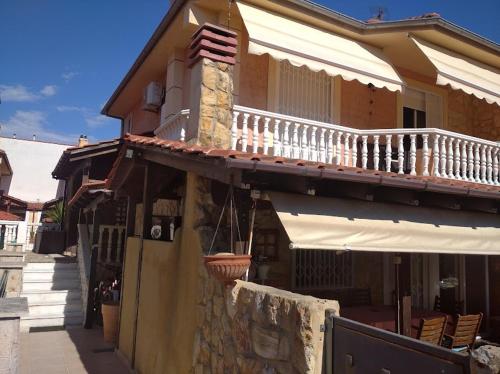 IRAKLITSA LOVELY MAISONETTE CLOSE TO THE SEA