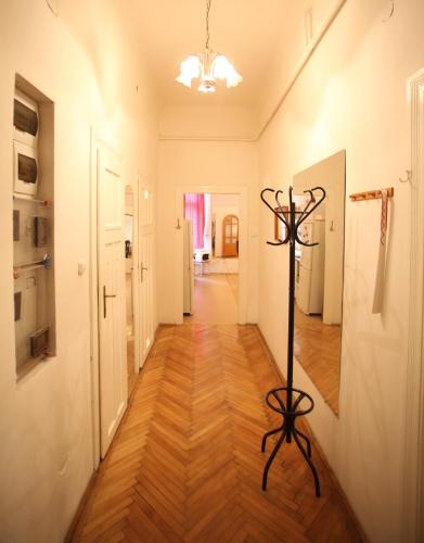 Vacation Budapest Apartment - image 4