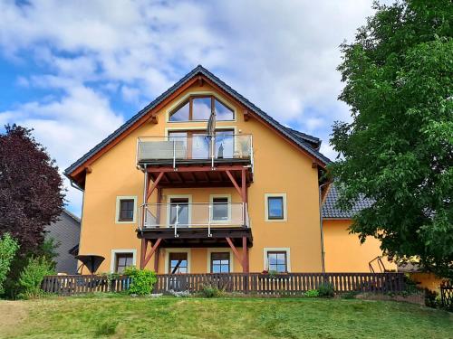 B&B Dippoldiswalde - FeWo "Waldblick" mit Pool und Kinderspielplatz - Bed and Breakfast Dippoldiswalde