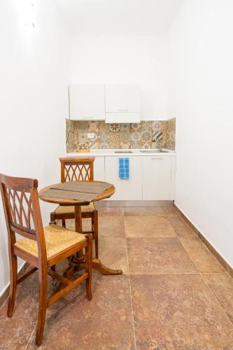 Studio Apartment image 1