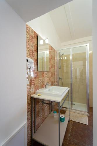 Studio Apartment image 7