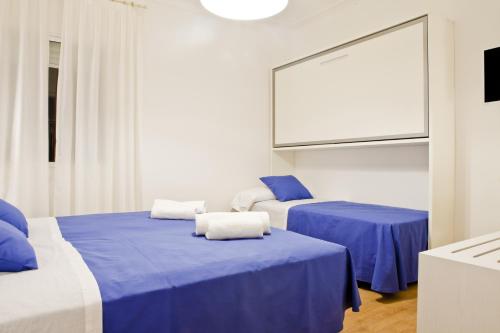 Blue Barcelona Room Type - Quadruple Room with Shared Bathroom
