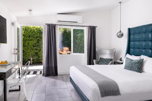 The Palm Springs Hotel - image 12