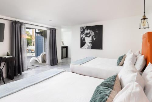The Palm Springs Hotel - image 7