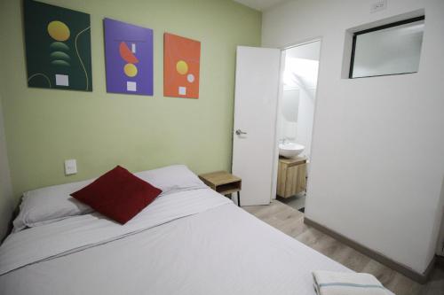 Cómodo aparta suite en zona Poblado Medellín M101 By Roots Rentals, Medellín (foto 10)