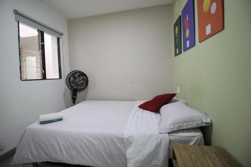 Cómodo aparta suite en zona Poblado Medellín M101 By Roots Rentals, Medellín (foto 9)