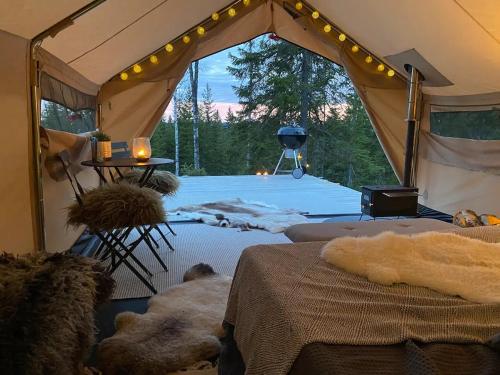 B&B Torsby - Glamping Tent with amazing view in the forest - Bed and Breakfast Torsby