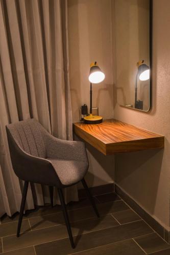 room detail thumbnail 2