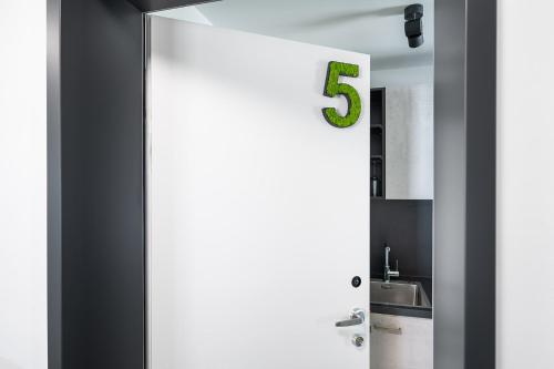 Entrance, Snooze Apartments Alling in Alling