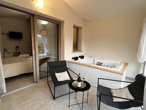 LAMEFATA Room Type - King Room with Spa Bath