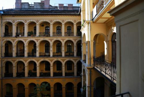 BudapeStayz - Raday Rooms 3