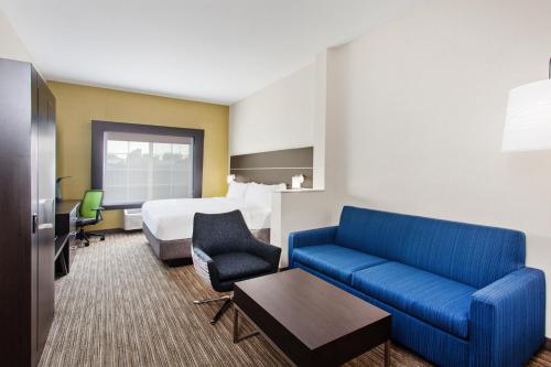 Holiday Inn Express & Suites Oakland - Airport, an IHG Hotel