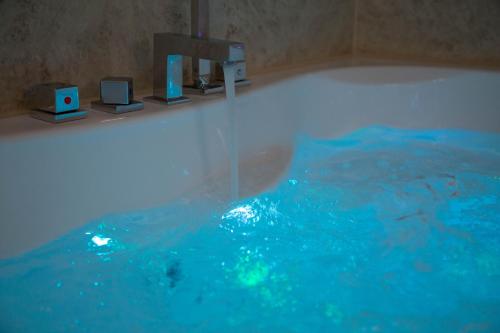 アルファ & オメガ ホテル