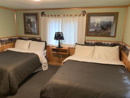 Glacier Haven Inn in Essex (MT)