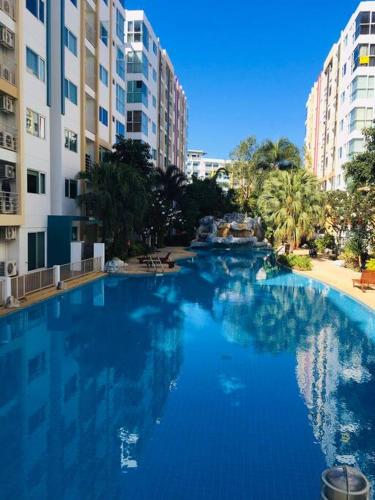pool view, resort ambience at Metro Park min 30 nights, Bangkok (foto 2)