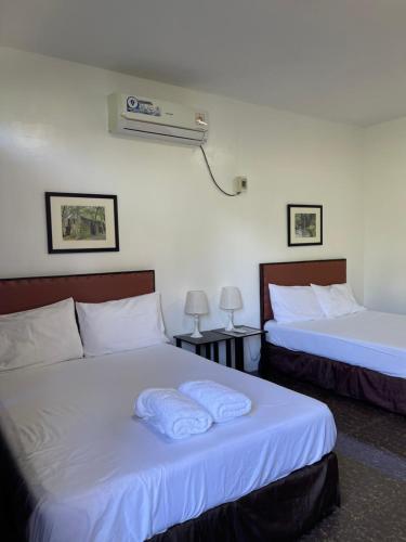 2 double beds