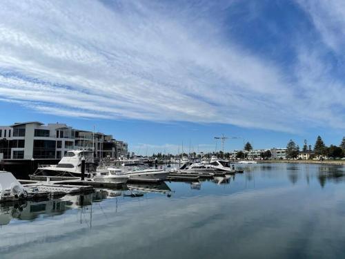 beachfront apartment 5/22 Esplanades seaviews